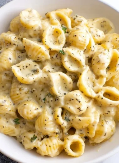 Delicious one pot garlic butter pasta topped with parsley