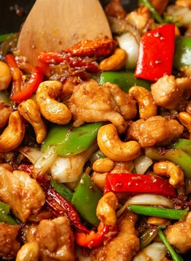 Delicious Thai Cashew Chicken with tender chicken and crunchy cashews