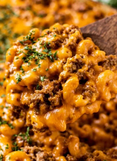 Delicious cheeseburger casserole with ground beef, cheese, and crispy toppings.