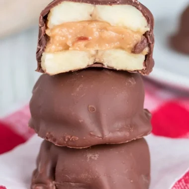 Delicious Chunky Monkey Bites made with banana and chocolate flavors.